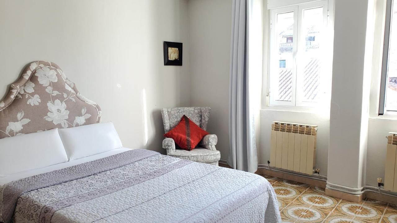 Hostal Martes Caceres Plaza Mayor - Tercer Piso Sin Ascensor Bagian luar foto